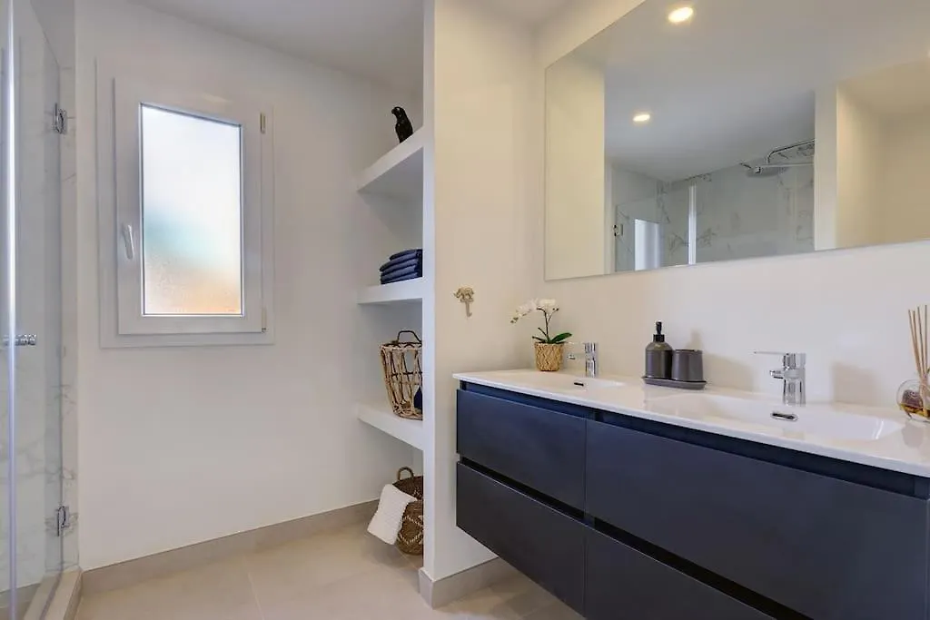 Apartment Alejandra - Gerenoveerd Appartement Direct Aan Zee Estepona