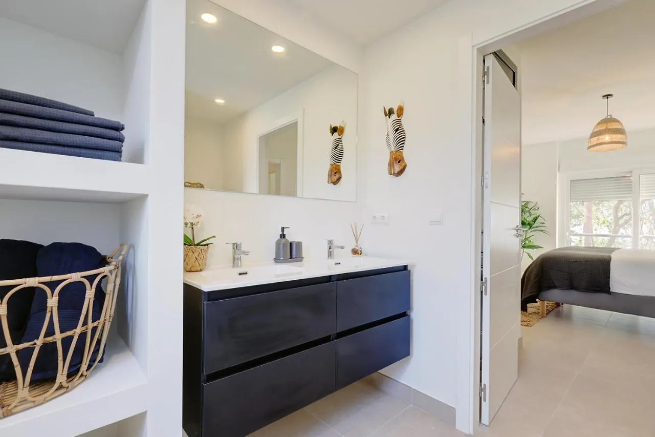 Apartment Alejandra - Gerenoveerd Appartement Direct Aan Zee Estepona