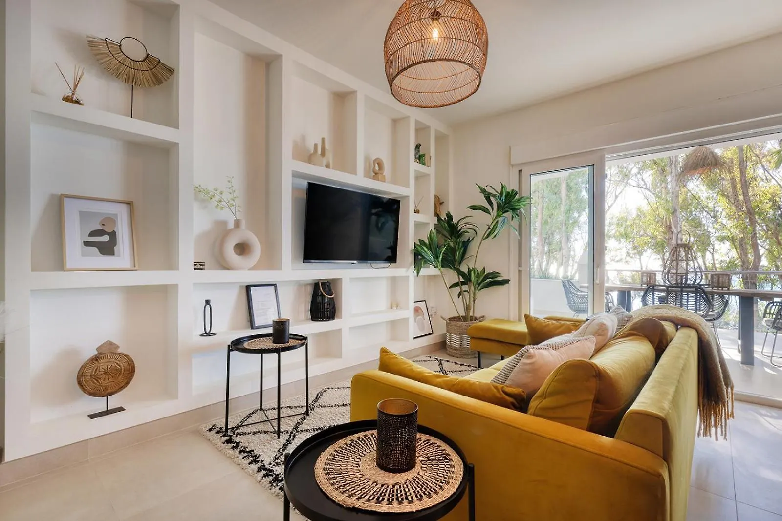 Apartment Alejandra - Gerenoveerd Appartement Direct Aan Zee Estepona