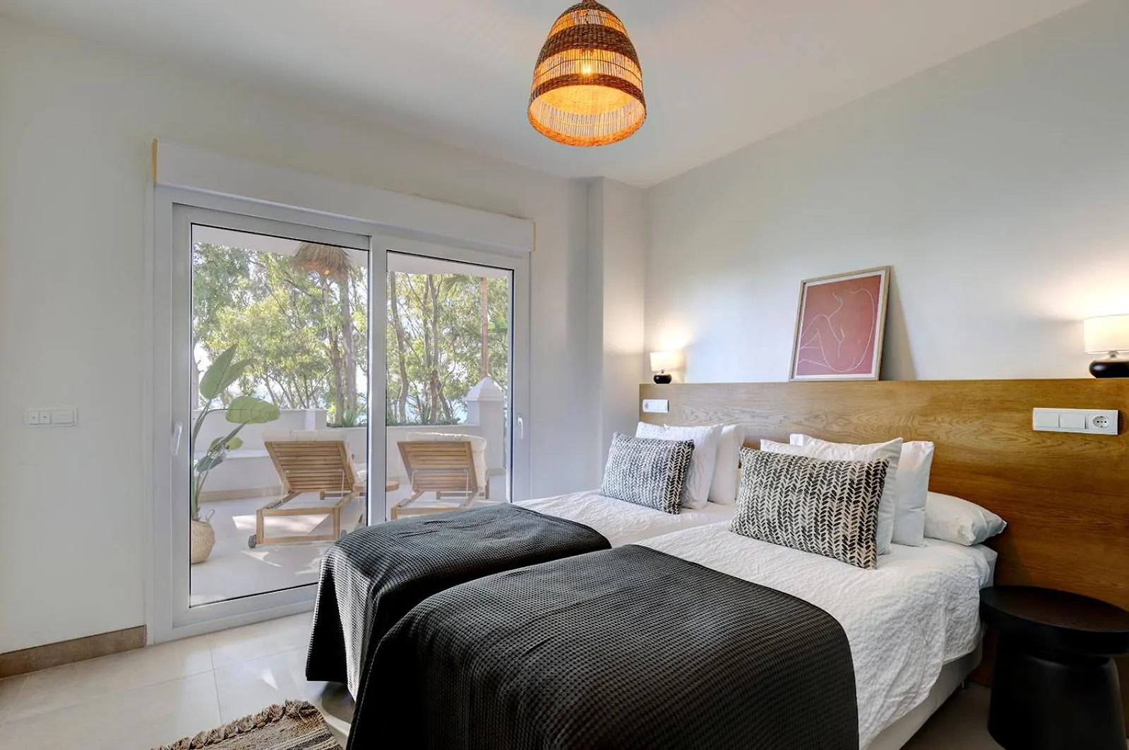 Apartment Alejandra - Gerenoveerd Appartement Direct Aan Zee Estepona